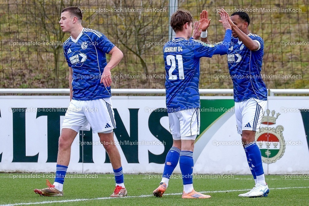 xSSCx15022601017 | 15.02.2026, xsscx, Herren Fussball, FC Schalke 04 U23 - Wuppertaler SV, Regionalliga West, 22. Spieltag, Parkstadion, Saison 2025 2026: Torjubel nach dem Tor zum 5:0 durch Torschuetze Yassin Ben Balla (FC Schalke 04 #25) DFB regulations prohibit any use of photographs as image sequences and or quasi-video. Photo: xSandraxScherningxPressefotoKochx