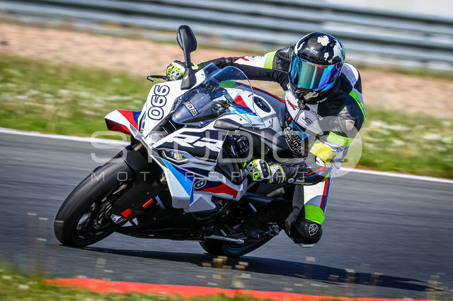 0990-260504OSL-003_990 | Deine Full-Service-Agentur für ✔️Videoproduktionen und ✔️Motorsportfotografie Jetzt Angebot anfragen!