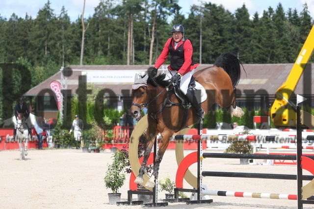 Waldachtal-Salzstetten_2024_Prfg.Nr.16_Amateur-Springreiter-Club_Axel Fromm_Brixx (12) | Alle Fotos der Reiterjournal Fotografin Doris Matthaes im Reiterjournal Online-Fotoshop. - Realisiert mit Pictrs.com