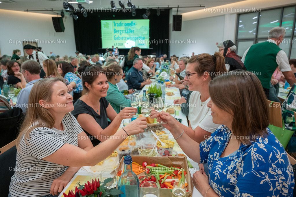 DSC_6996 |  Bensheim, Winzerfest 2024, Gebietsweinprobe im Bürgerhaus moderiert von Jan Faber, Charlotte Freiberger-Rabold und Gebietsweinkönigin Katja Simon, ,, Bild: Thomas Neu