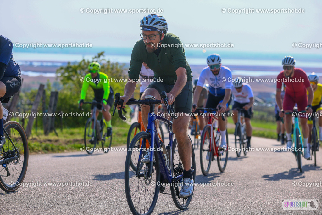 TRA_0508 | Neusiedlersee Radmarathon 2026@sportshot_your_pictrs #yourpictures#roadtowm2029 #nrm #neusiedlerseeradmarathon #neusiedlersee #neusiedlerseetourismus #burgenland #mörbisch #nrm26 #burgenlandtourismus #voglundco #poweredbyburgenlandtourismus #radsport #rad #marathon #ucigranfondo #visitburgenland #ucigranfondoworldseries