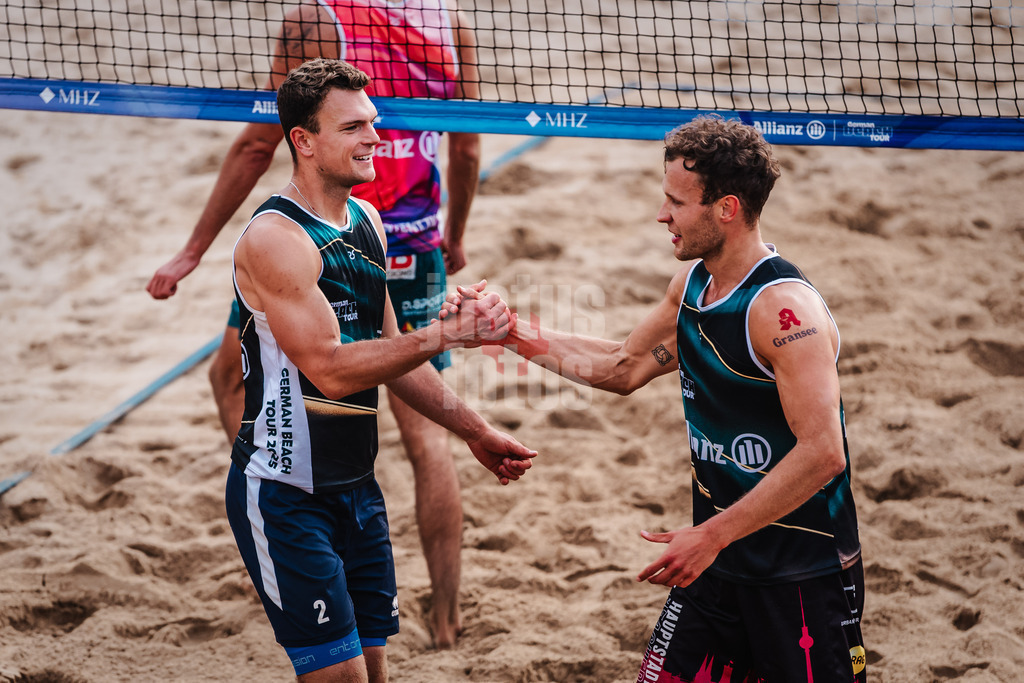 Beachvolleyball | Frauen | Allianz German Beach Tour 2025 | Tourstop Hamburg | 30.05.2025 | v.l. Daniel Kirchner und Eric Stadie-Seeber freuen sich nach dem Sieg