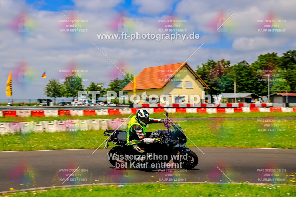 VBK-8200 | Hier findet Ihr Bilder von Touristenfahrten auf der Nürburgring Nordschleife oder von anderen Veranstaltungen die ich besucht habe. Viel Spass beim Durch Schauen 