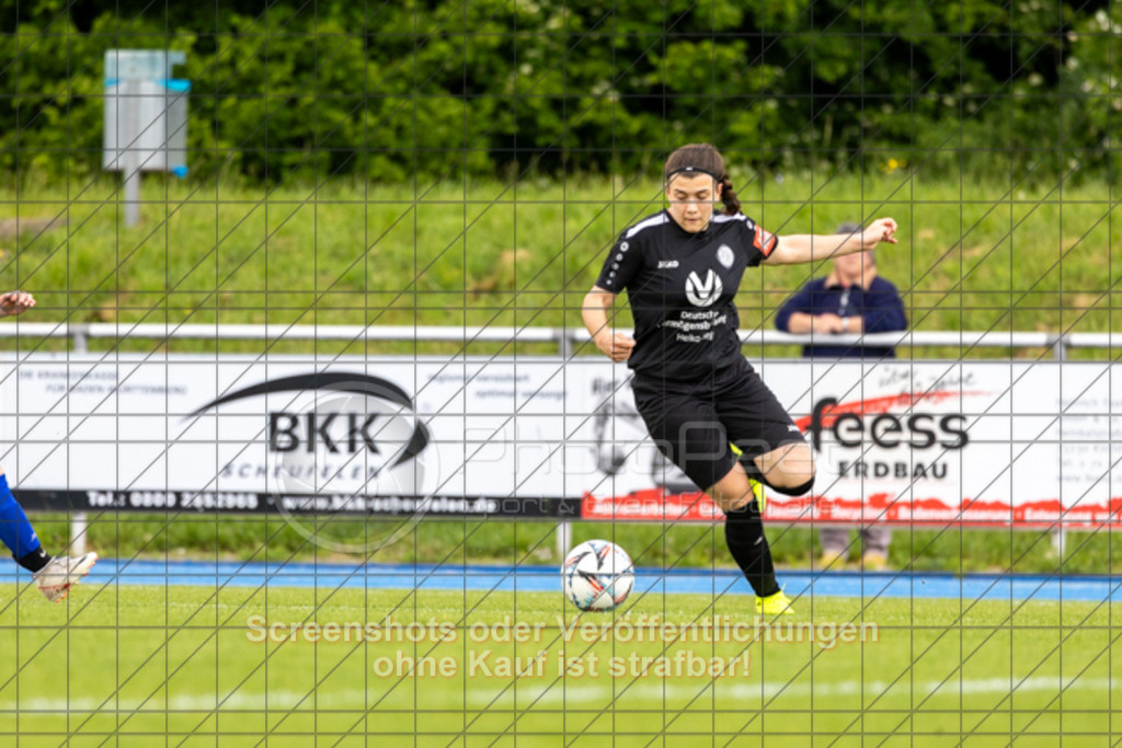 20250529_131618_0586 | #,  SGM Wendlingen-Ötlingen II (blau) vs. 1.FC Donzdorf II (schwarz), Fussball, Frauen-Bezirkspokal Finale Saison 2024/2025, Rasenplatz VfL Stadion Kirchheim, Jesinger Straße 105, 73230 Kirchheim, 29.05.2025 - 13:00 Uhr,Foto: PhotoPeet-Sportfotografie/Peter Harich