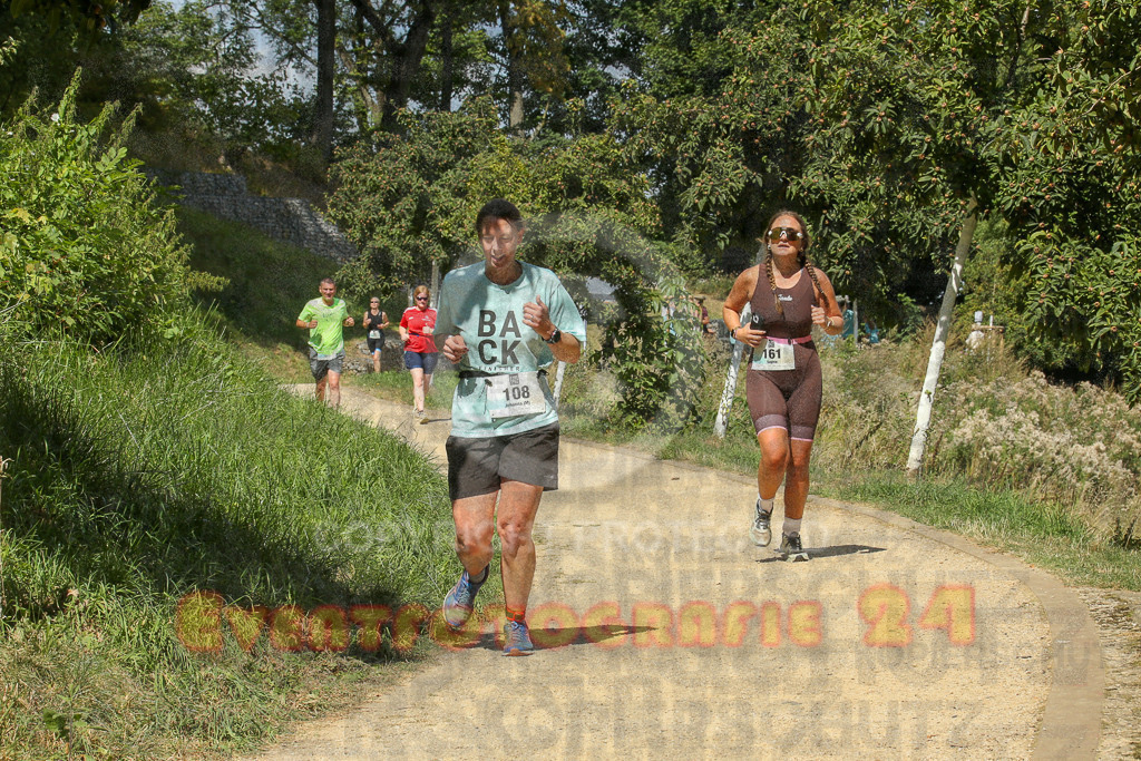 250824_1236_EX1_9890 | Sportfotografie im Rhein-Sieg Kreis, Köln, Bonn, NRW, Rheinland Pfalz, Hessen, etc. Unser Tätigkeitsfeld umfasst den Laufsport vom Volkslauf über den Marathon, Duathlon, Triathon bis zum Ultralauf wie Kölnpfad Ultra oder Schindertrail.