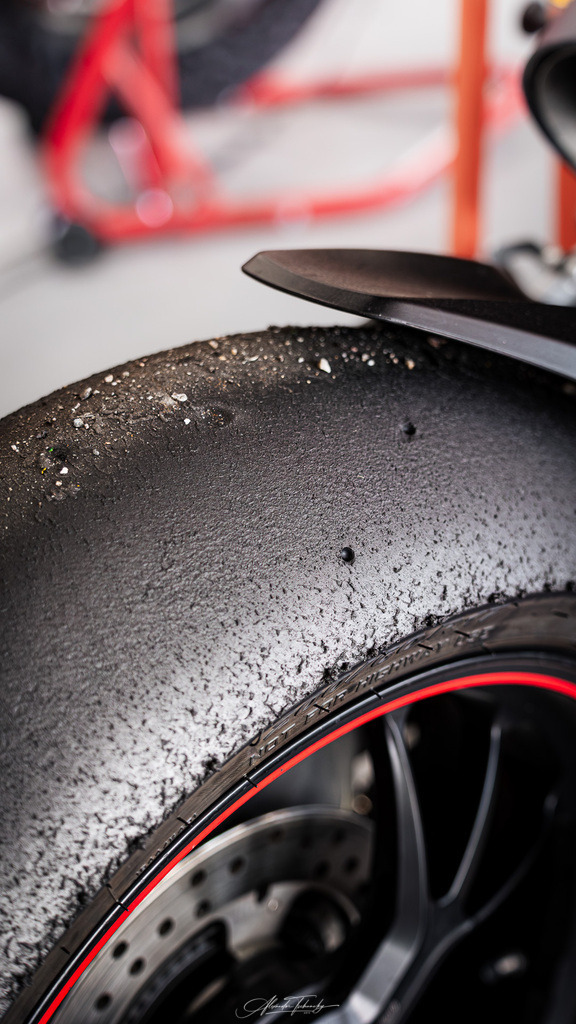 Ducati Trackday Hockenheimring 2026 | Entdecken Sie die faszinierende Welt von Alexander Tschuncky Arts: Kreative Fotografie, atemberaubende Automobilkunst und hochwertiger Bilderdruck. Lassen Sie sich inspirieren! - Realisiert mit Pictrs.com
