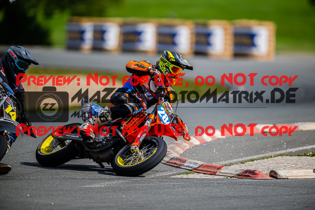 MaZZes_FotoMatrix_220904_9710 | UE40