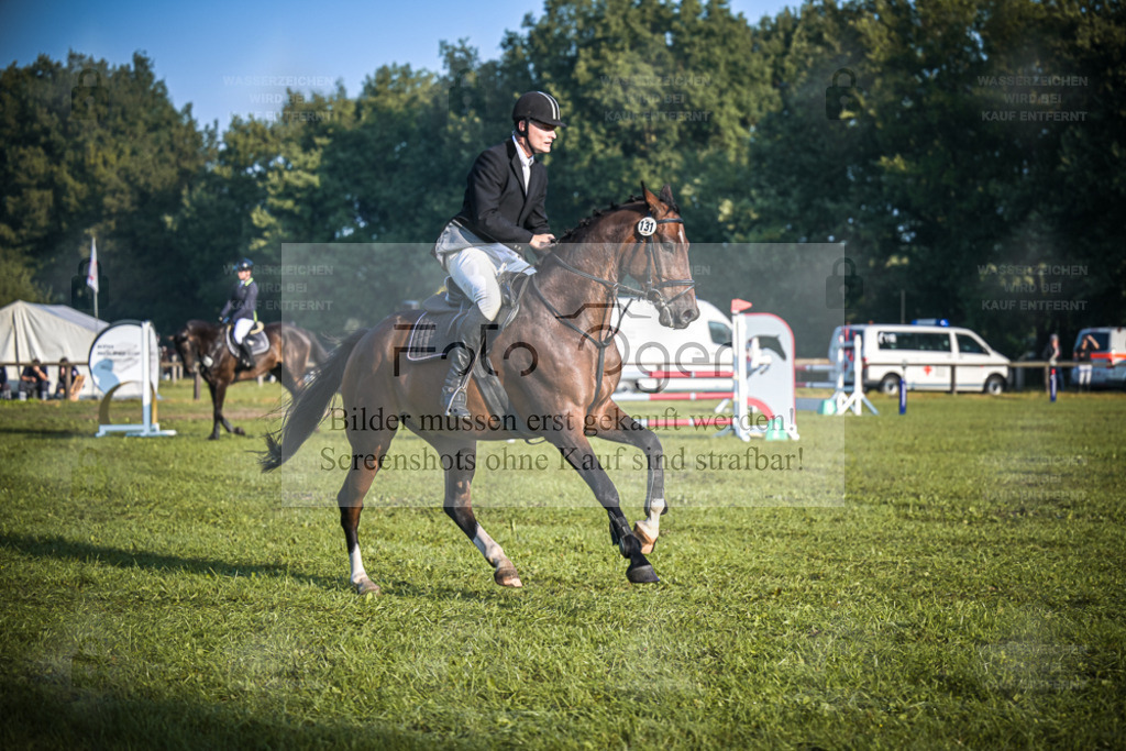 DOS_0809 | Entdecke hochwertige Reitturnierfotos von Foto Oger. Professionell, emotional und authentisch – jetzt Lieblingsmomente im Shop bestellen. - Realisiert mit Pictrs.com