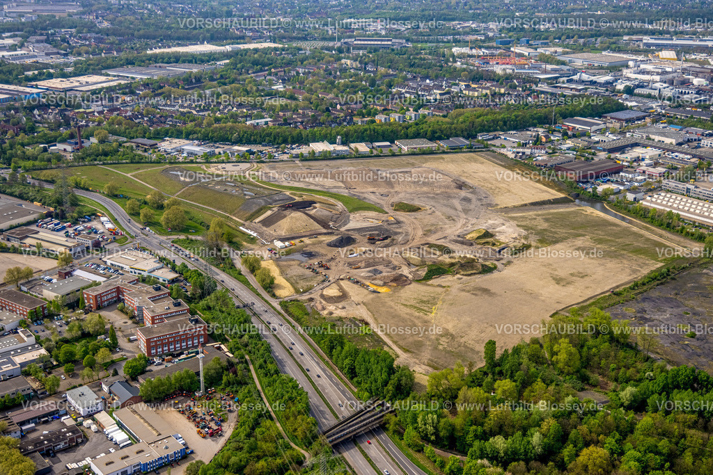 Essen240400423 | Luftbild, Neues Gewerbegebiet Freiheit Emscher, Gladbecker Straße und Daniel-Eckhardt-Straße, hinten das Wohngebiet mit Ortsansicht Vogelheim, Essen, Ruhrgebiet, Nordrhein-Westfalen, Deutschland