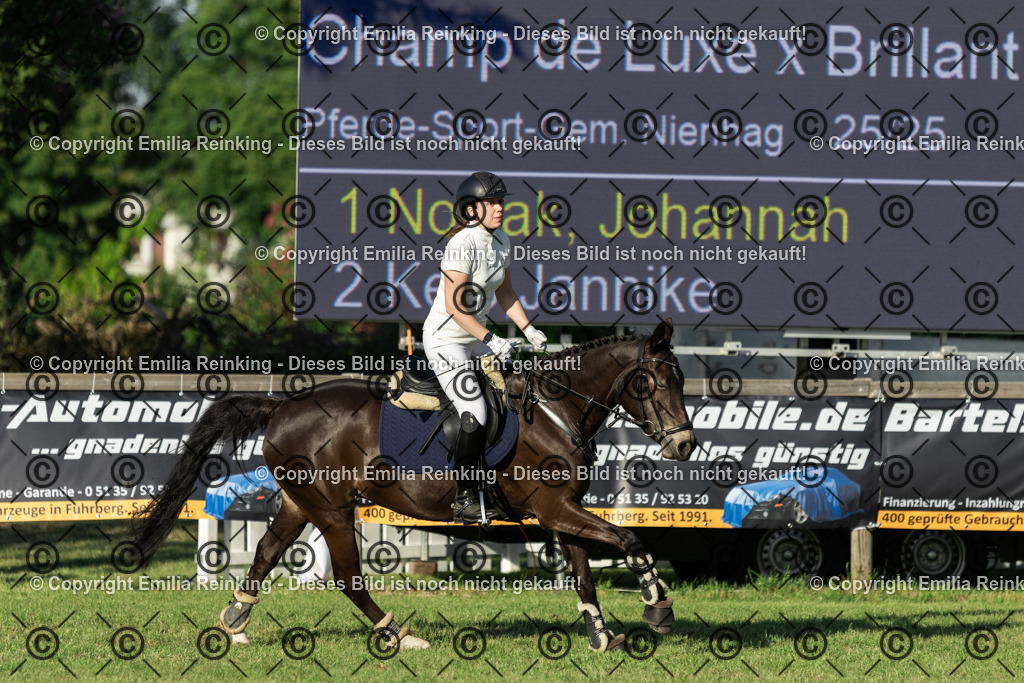 CL5A0559 | Emilia Reinking Fotografie - Realisiert mit Pictrs.com