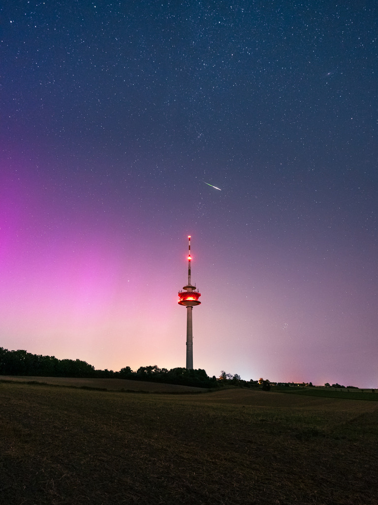 Fernmeldeturm Broitzem | Entdecke exklusive Fotokunst aus Braunschweig: Bildband, Leinwände, Postkarten, Kalender, digitale Downloads & Bildlizenzen. Jetzt im offiziellen Beautiful Braunschweig Shop! - Realisiert mit Pictrs.com