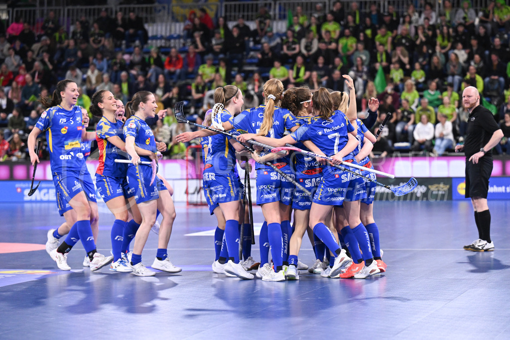 Kloten-Dietlikon Jets vs Skorpion Emmental Zollbrück - 15. April 2023 | Kloten-Dietlikon Jets vs Skorpion Emmental Zollbrück
Stimo Arena, Kloten
Leonie Wieland (#2 Kloten-Dietlikon Jets) erzielt das 4:1.
Bild: Sportfotografie Markus Aeschimann | www.markus-aeschimann.ch - Realisiert mit Pictrs.com