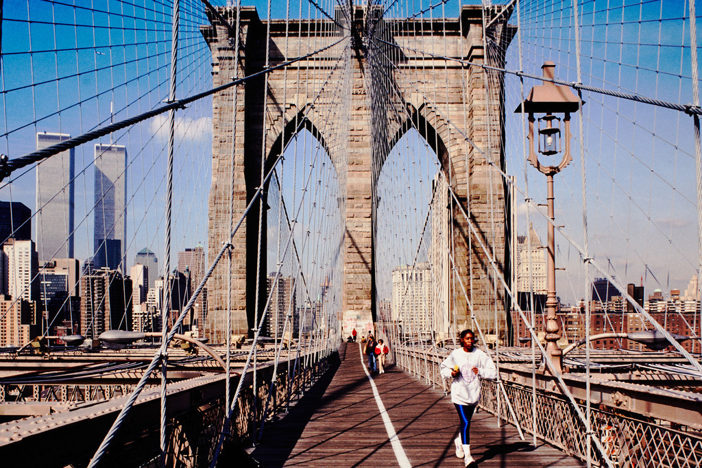 08USA_NYC_Washingtonbridge__Jogger_Okt1992_8081 | Beegebilder online. 
BIldarchiv von Beege Fotodesign mit ausgewählten Werken, die sich besonders gut für die Dekoration Ihrer Räume oder Wände eignen. 
