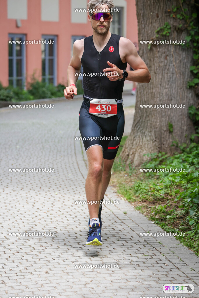 KSZ_9310 | Stadttriathlon Erding 2025. #yourpictrs #sportshot_your_pictrs @Sportshotphotography #stadttriathlonerding Copyright: www.sportshot.de