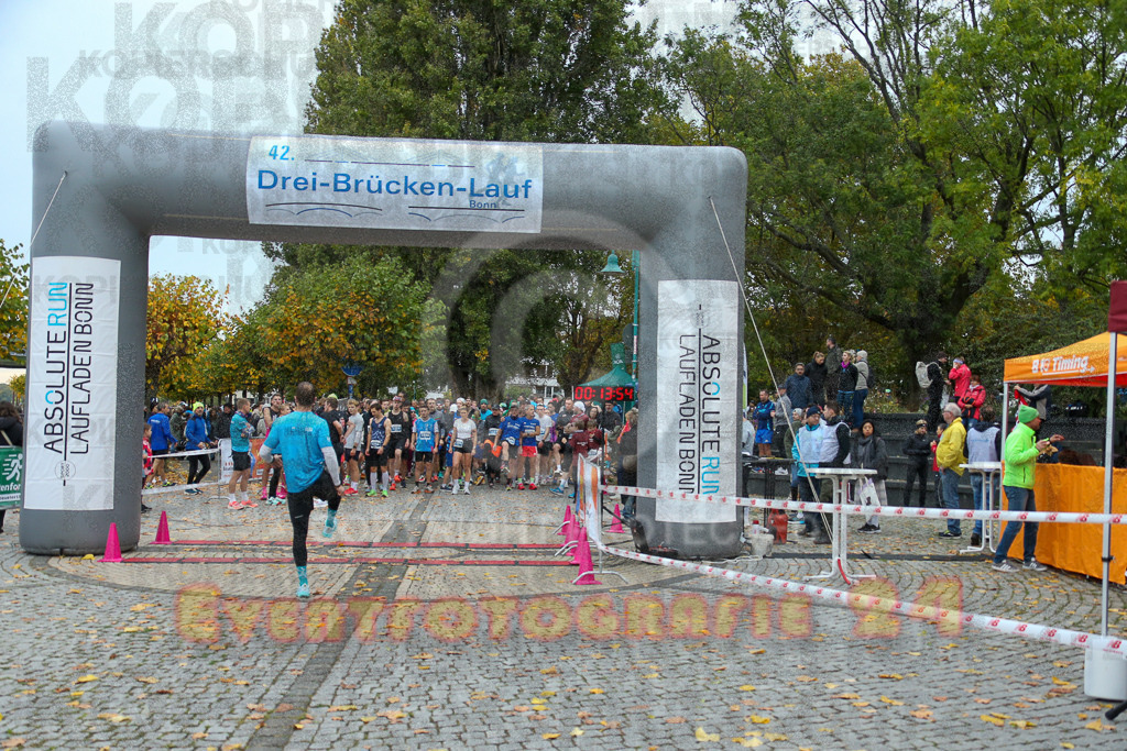 251019_0917_EX1_0988 | Sportfotografie im Rhein-Sieg Kreis, Köln, Bonn, NRW, Rheinland Pfalz, Hessen, etc. Unser Tätigkeitsfeld umfasst den Laufsport vom Volkslauf über den Marathon, Duathlon, Triathon bis zum Ultralauf wie Kölnpfad Ultra oder Schindertrail.