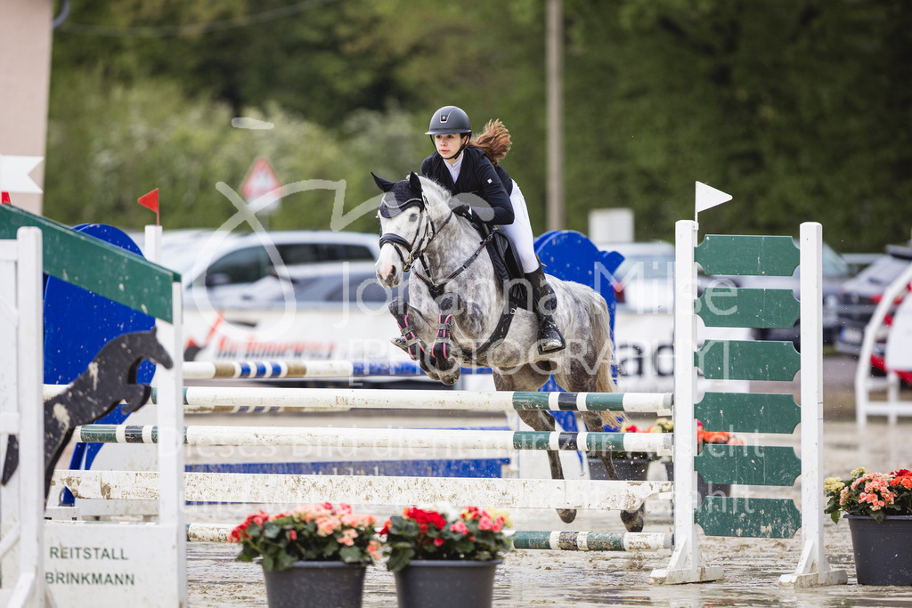 240426_Olfen-Vinnum_PonyTrophy-158 | Deine schönsten Turniermomente als professionelle Fotos! Entdecke hochwertige Pferdesport-Fotografie im Online-Shop. Jetzt Fotos finden & bestellen!