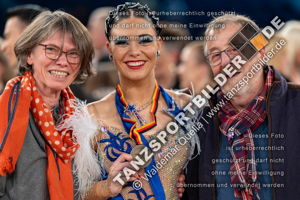 20231111-15116 | Hier finden Sie Tanz Bilder vom Latein und Standard Formationen tanzen. Sportbilder vom Tanzsport. Schöne Fotos und von Weltmeisterschaft, Europameisterschaft, Bundesliga, Regionalliga, Oberliga und Landesliga sowie von GOC Stuttgart, DanceComp, WM Bremen