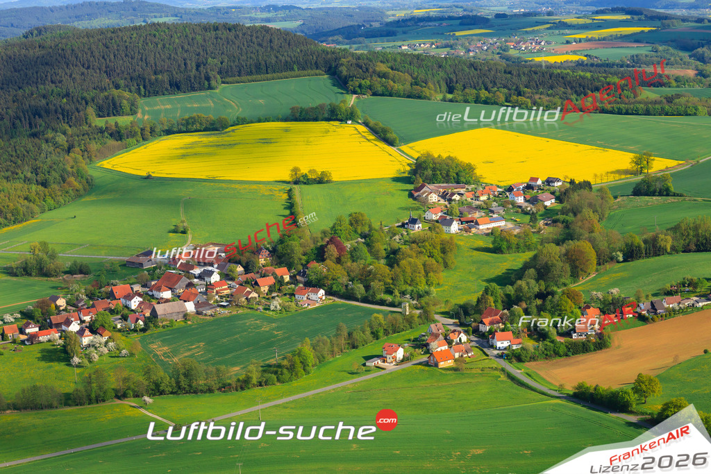 Die Luftaufnahme Hain - Küps wurde vom UL-Flugzeug (keine Drohne) aus fotografiert.Hohe Druck- Auflösung-die Geschenkidee!