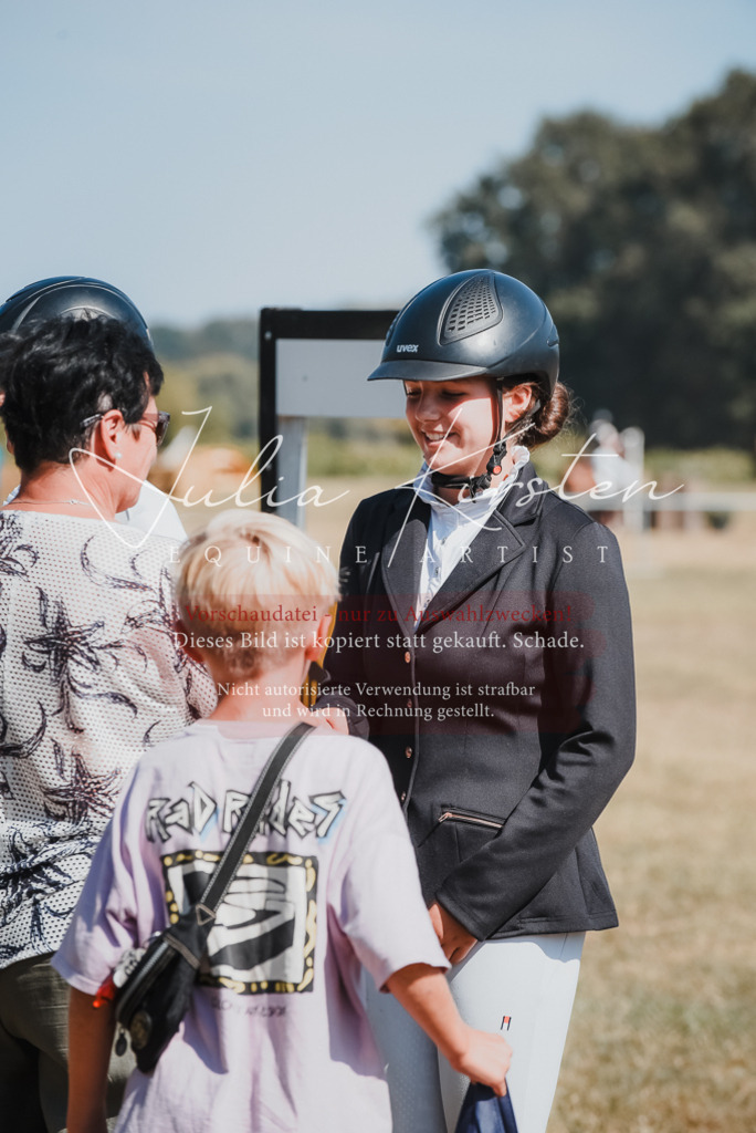 DSC_6362 | Pferde- und Turnierfotografie in Westsachsen. Pferdeportraits, Auftragszeichnungen und intuitive Kunst.
