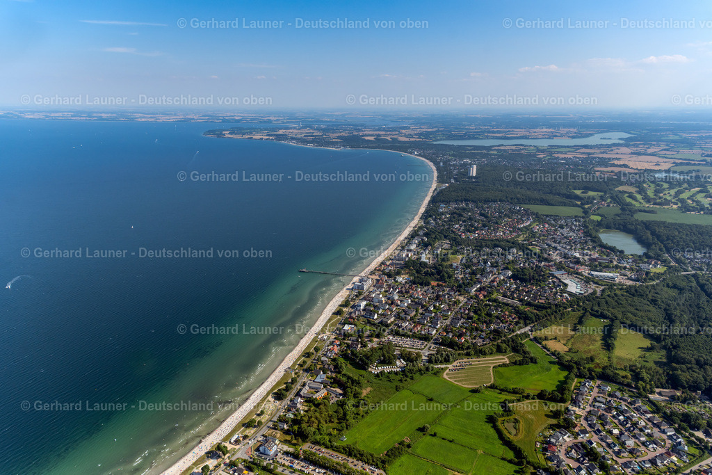 4038163 | SCHARBEUTZ 07.08.2020 Küsten- Landschaft am Sandstrand der Ostsee in Scharbeutz im Bundesland Schleswig-Holstein, Deutschland. // Coastline on the sandy beach of Baltic Sea in Scharbeutz in the state Schleswig-Holstein, Germany. Foto: Gerhard Launer