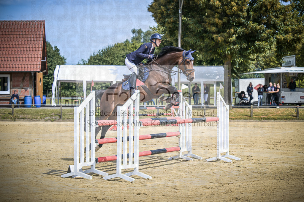 DOS_7078 | Entdecke hochwertige Reitturnierfotos von Foto Oger. Professionell, emotional und authentisch – jetzt Lieblingsmomente im Shop bestellen.Deutschlandweite Turnierfotografie. - Realisiert mit Pictrs.com