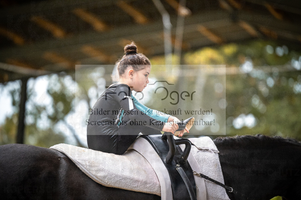 DOS_0272 | Entdecke hochwertige Reitturnierfotos von Foto Oger. Professionell, emotional und authentisch – jetzt Lieblingsmomente im Shop bestellen.Deutschlandweite Turnierfotografie. - Realisiert mit Pictrs.com