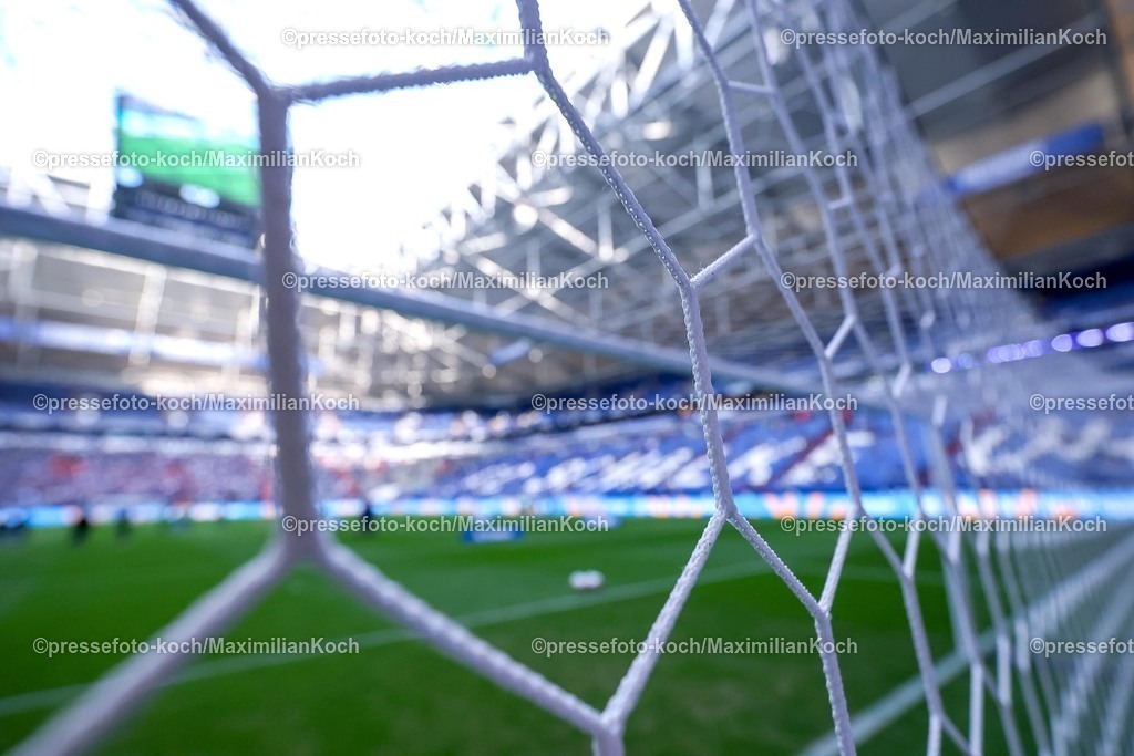 S0426092501025 | 25.09.2025, Fußball, FC Schalke 04 - SpVgg Greuther Fürth, 7.Spieltag, 2. Fußball Bundesliga, Veltins-Arena Gelsenkirchen, Saison 2025 2026: Feature Innenansicht Spielstätte Tor Tornetz Übersicht Übersichtsbild DFB regulations prohibit any use of photographs as image sequences and or quasi-video.