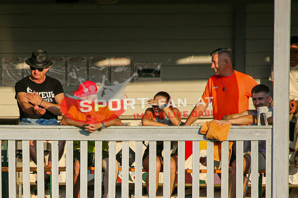 SK Maria Saal - DSG Ferlach 2-3, Unterliga Ost | Zuschauer SK Maria Saal - DSG Ferlach 2-3 am 22.08.2023 in Maria Saal
(Sportplatz), Austria, (Photo by Ernst Krawagner sport-fan.at) - Realisiert mit Pictrs.com