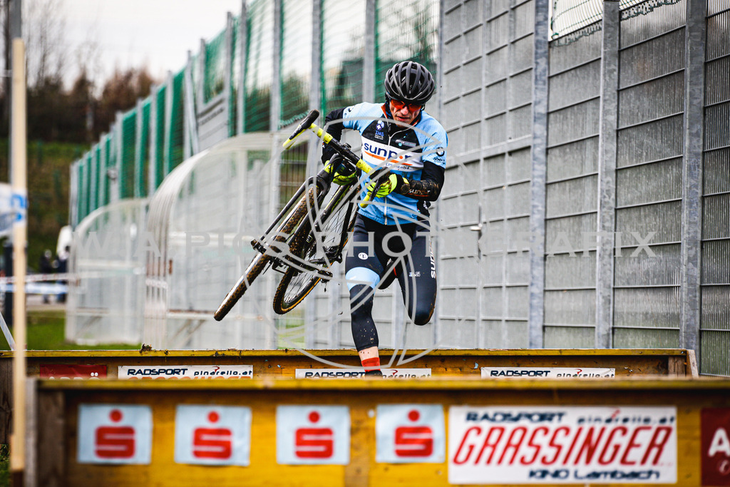 ..... | AUSTRIA, 24.11.24, 3.Radquerfeldein GP um das Sportzentrum Gunskirchen Image shows: Photo: Wapics / Andreas Willdoner