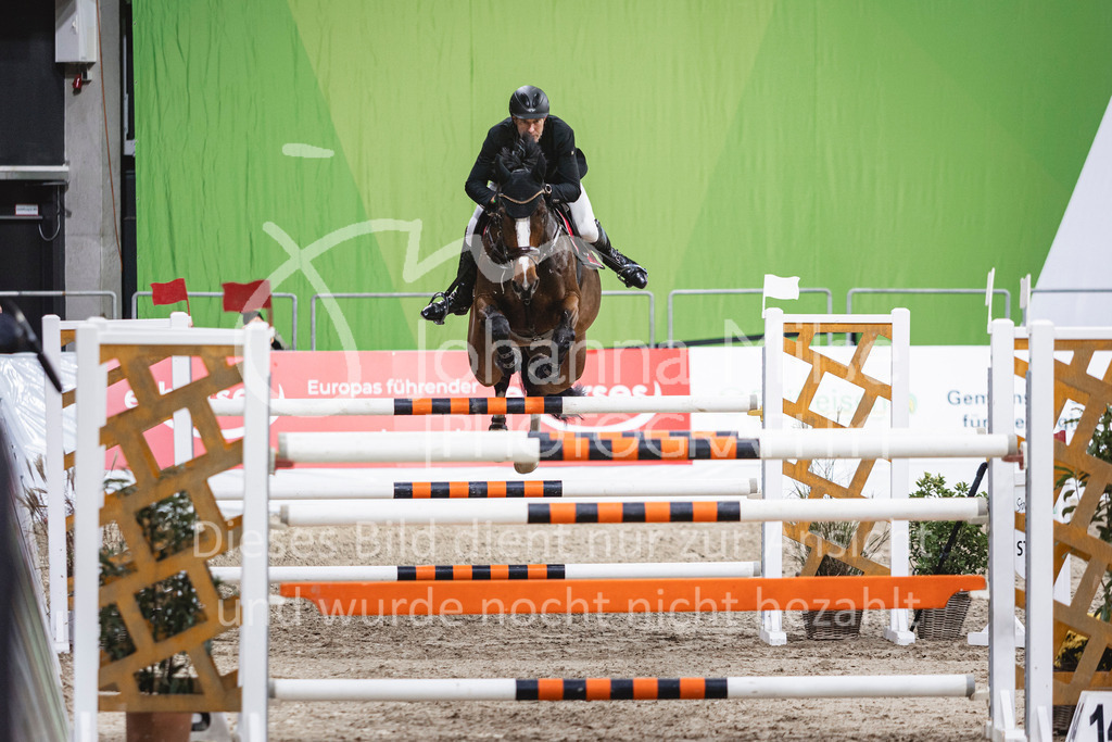 241102_Oldenburg_FinaleWaldbach-127 | Deine schönsten Turniermomente als professionelle Fotos! Entdecke hochwertige Pferdesport-Fotografie im Online-Shop. Jetzt Fotos finden & bestellen!