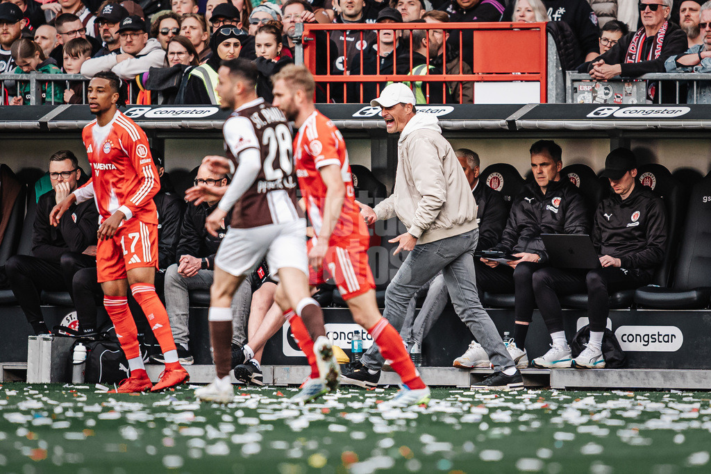 Fußball | Männer | Saison 2025/2026  | Fußball-Bundesliga | 29. Spieltag | FC St. Pauli vs. FC Bayern München | 11.04.2026 | Alexander Blessin (Trainer, FC St. Pauli)