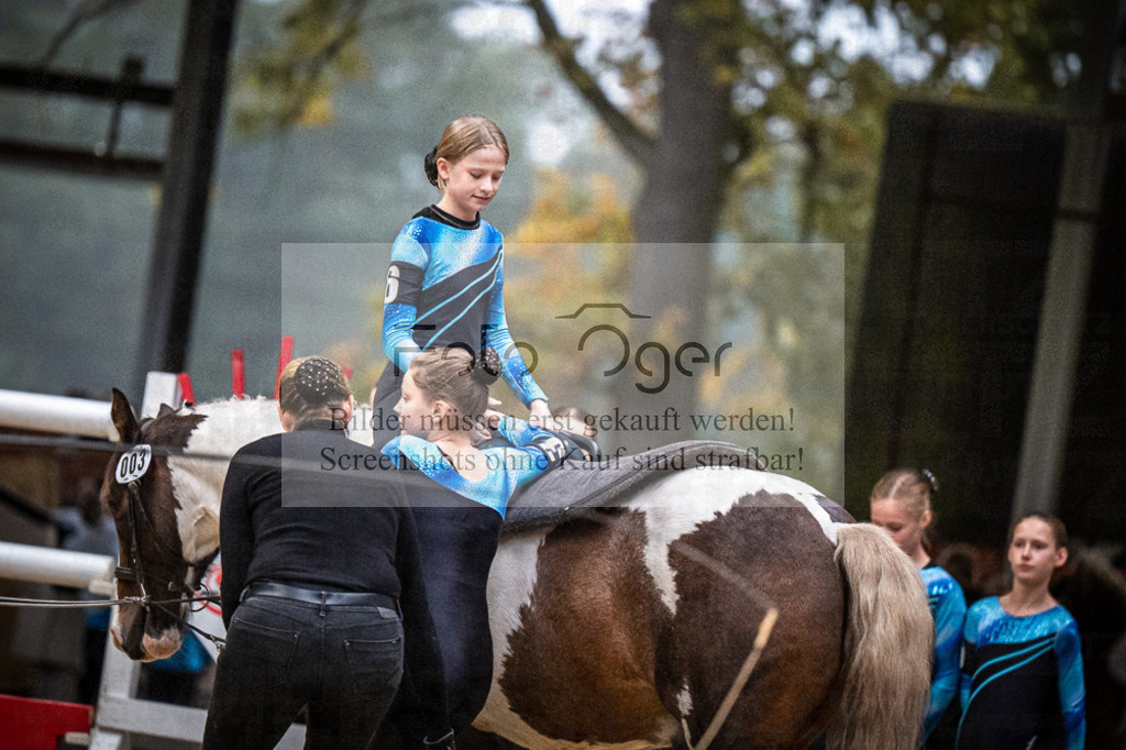DOS_0206 | Entdecke hochwertige Reitturnierfotos von Foto Oger. Professionell, emotional und authentisch – jetzt Lieblingsmomente im Shop bestellen.Deutschlandweite Turnierfotografie. - Realisiert mit Pictrs.com