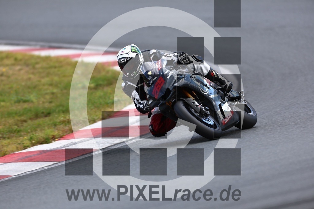 0269-20240912_01929 | Schöne Erinnerungen an spannende Momente - das festzuhalten ist unser Job. PIXELrace.de ist seit 2003 auf den Rennstrecken Europas unterwegs um die Action draußen beim Fahren und die wunderbare Stimmung imm Fahrerlager für euch einzufangen.