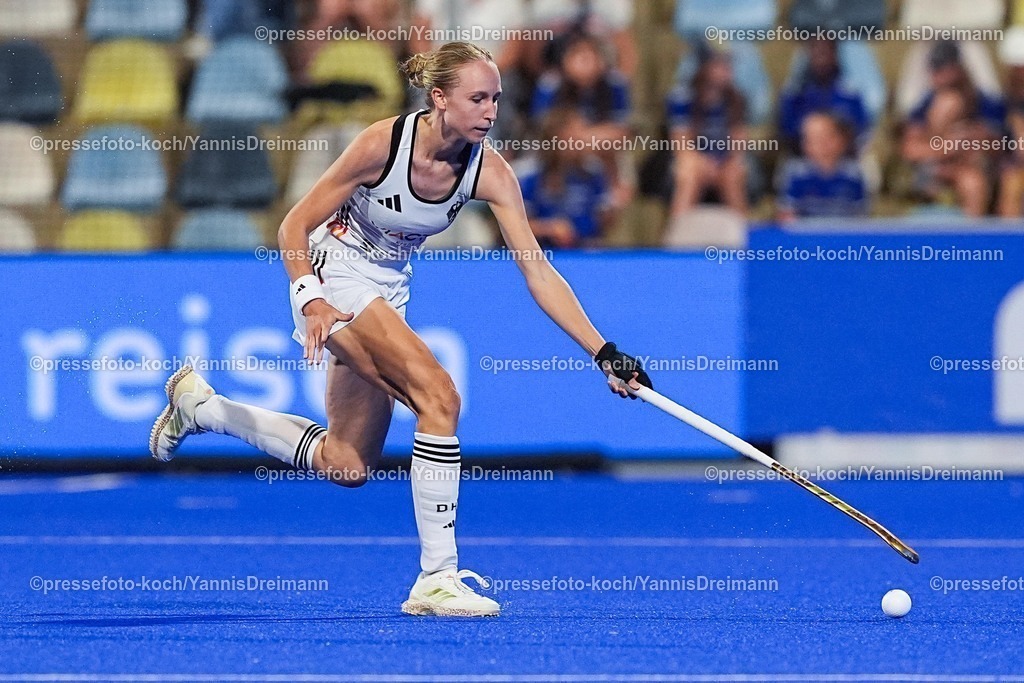 xydrx11082503099 | 11.08.2025, xydrx, Frauen EuroHockey Championship 2025, Gruppenphase, Gruppe A, Deutschland - Niederlande, Sparkassenpark Mönchengladbach: Lisa Nolte (GER #10)