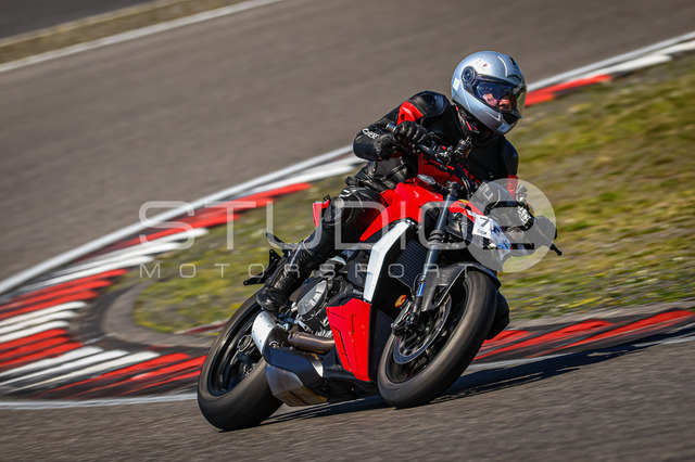 0762-260526NBR-029_762 | Deine Full-Service-Agentur für ✔️Videoproduktionen und ✔️Motorsportfotografie Jetzt Angebot anfragen!