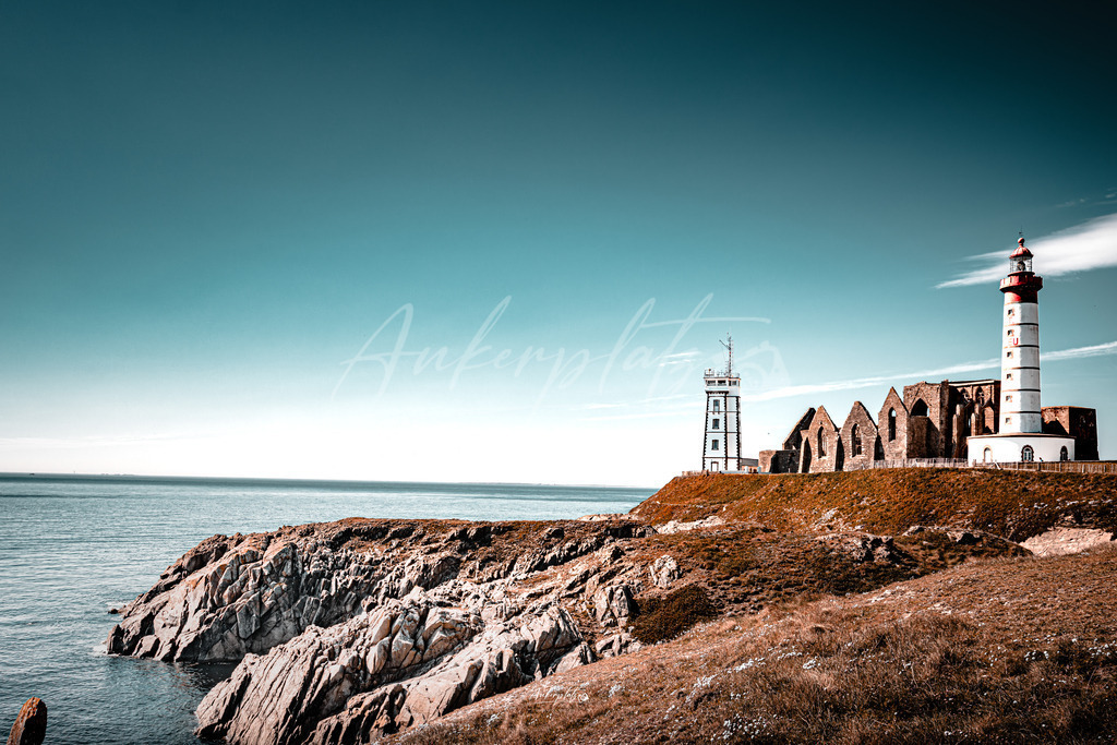 Zwei Leuchtürme und zherstörte Kirche | ankerplatz-schleswig-holstein - Realisiert mit Pictrs.com
