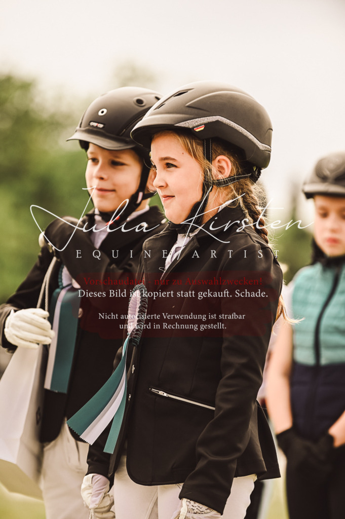 DSC_5368 | Pferde- und Turnierfotografie in Westsachsen. Pferdeportraits, Auftragszeichnungen und intuitive Kunst.