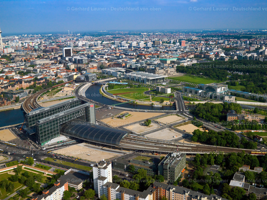 2790079 | Hauptbahnhof und Spreebogenpark Berlin