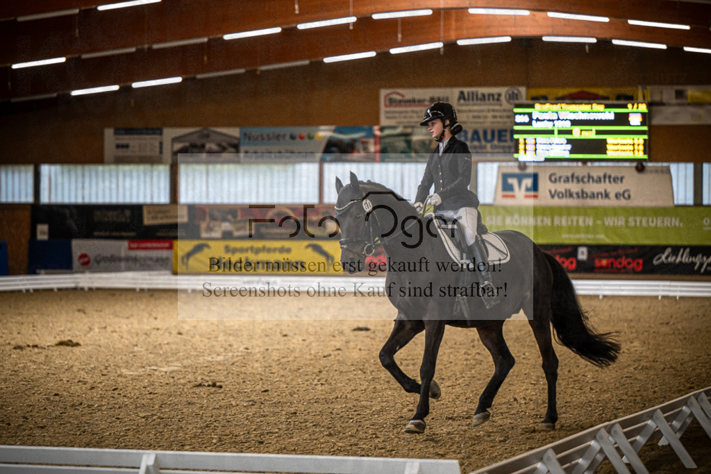 DOS_1138 | Entdecke hochwertige Reitturnierfotos von Foto Oger. Professionell, emotional und authentisch – jetzt Lieblingsmomente im Shop bestellen.Deutschlandweite Turnierfotografie. - Realisiert mit Pictrs.com