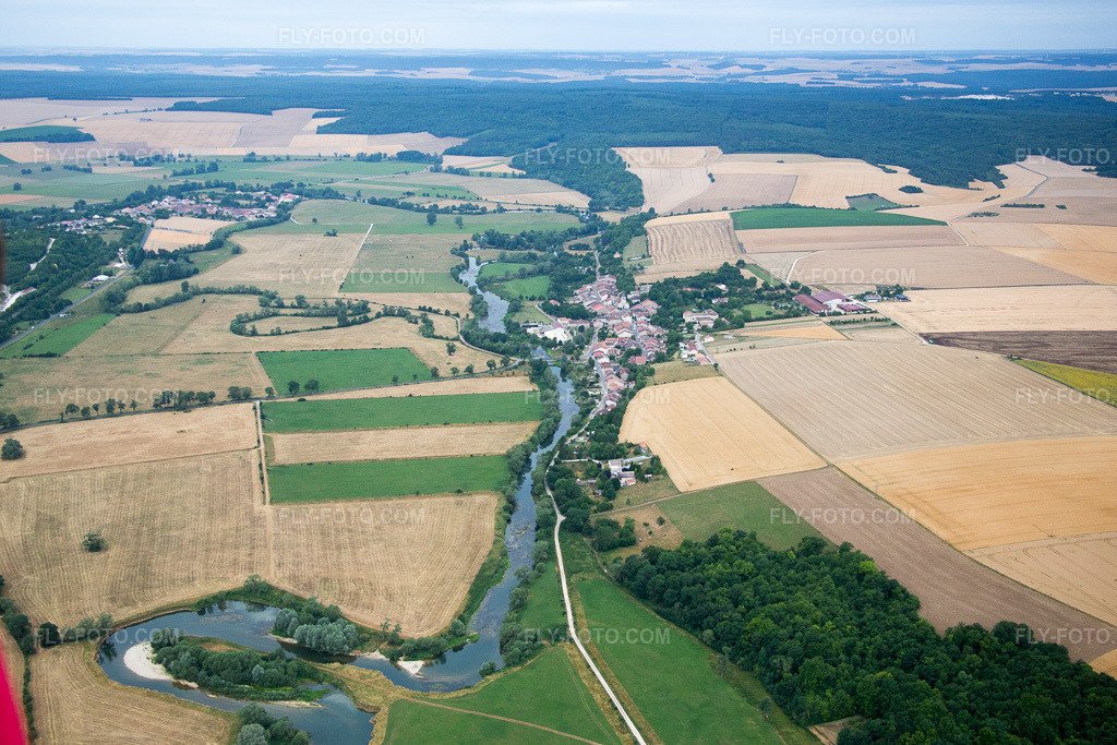Aerial view: View of the town in Pagny-sur-Meuse in the state Meuse, France.Photo: IMG_083541.jpg taken on 07/13/2015 by Werner Riehm/FLY-FOTO.comResolution of the original: 5472 x 3648 px