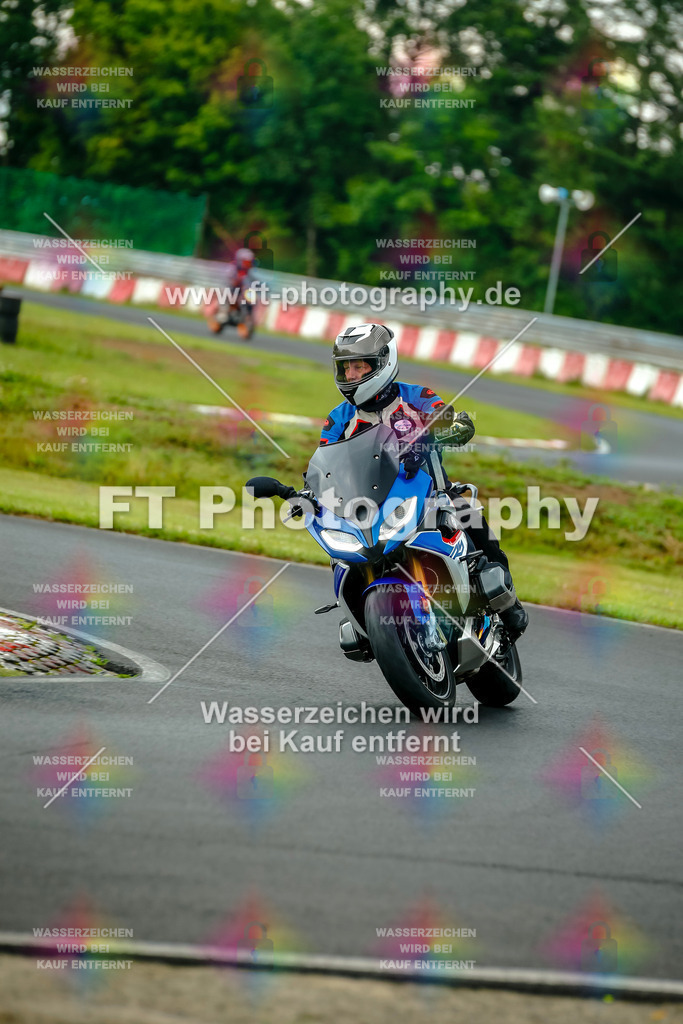 VBK-4093 | Hier findet Ihr Bilder von Touristenfahrten auf der Nürburgring Nordschleife oder von anderen Veranstaltungen die ich besucht habe. Viel Spass beim Durch Schauen 