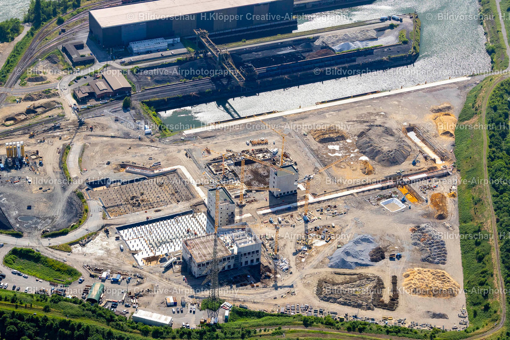 Luftbild Duisburg-4640 | Baustelle zum Neubau "der ersten Direktreduktions-Anlage von thyssenkrupp Steel" an der Ackerstraße im Ortsteil Fahrn in Duisburg - Realisiert mit Pictrs.com