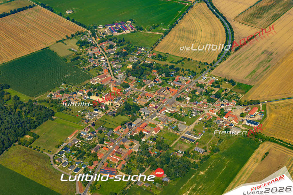 Erxleben Osterburg Bild- Das Luftbild wurde 2025 vom UL-Flugzeug heraus erstellt ( keine Drohne bzw. Drohnenaufnahme ) - Hochauflösende Luftaufnahme -Nicht vergleichbar mit Google Maps oder Satelittenbilder- Die Geschenkidee !Mit Lizenz und Bildrechte bestellbar - CC