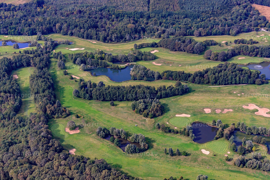 Vue aérienne: Greens et étangs du club de golf de Baden-Baden Soufflenheim à Soufflenheim dans le département Bas Rhin, France – .Photo: IMG_53499.jpg prise le 30/09/2012 par Werner Riehm/FLY-FOTO.eu – Résolution de l'original: 4752 x 3168 px