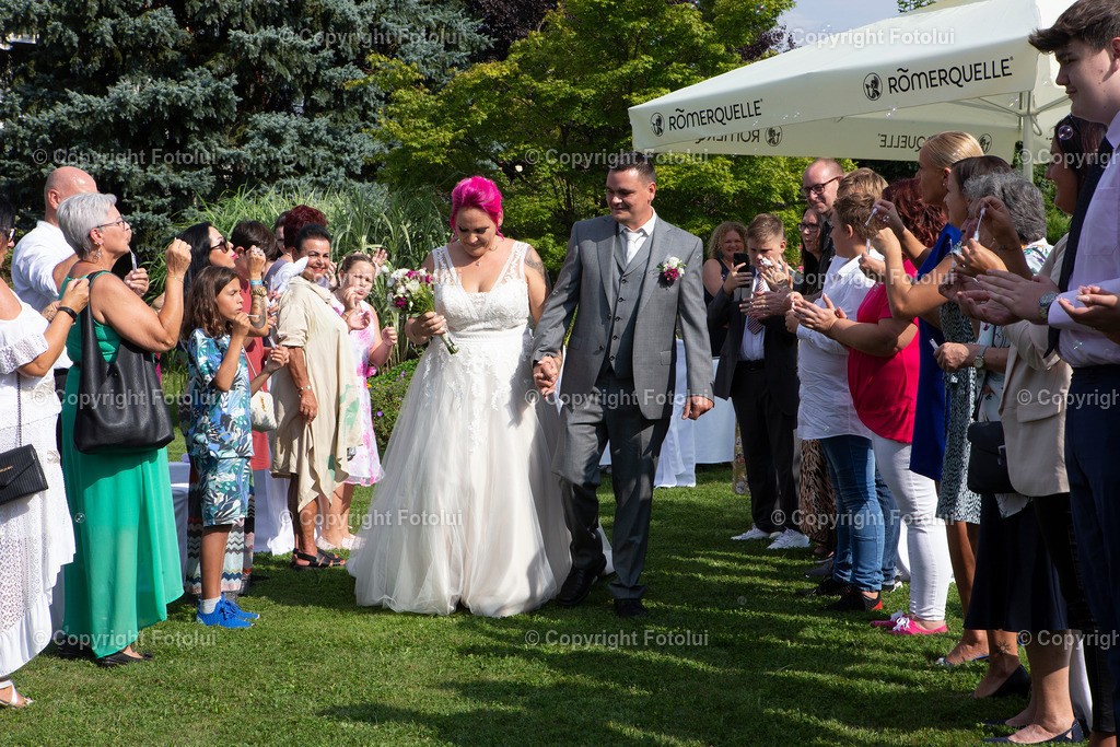 KERSTINFREDYHOCHZEIT_260822_150 | bilder, linz, photo, foto, fussball, sport, fotolui, bundesliga