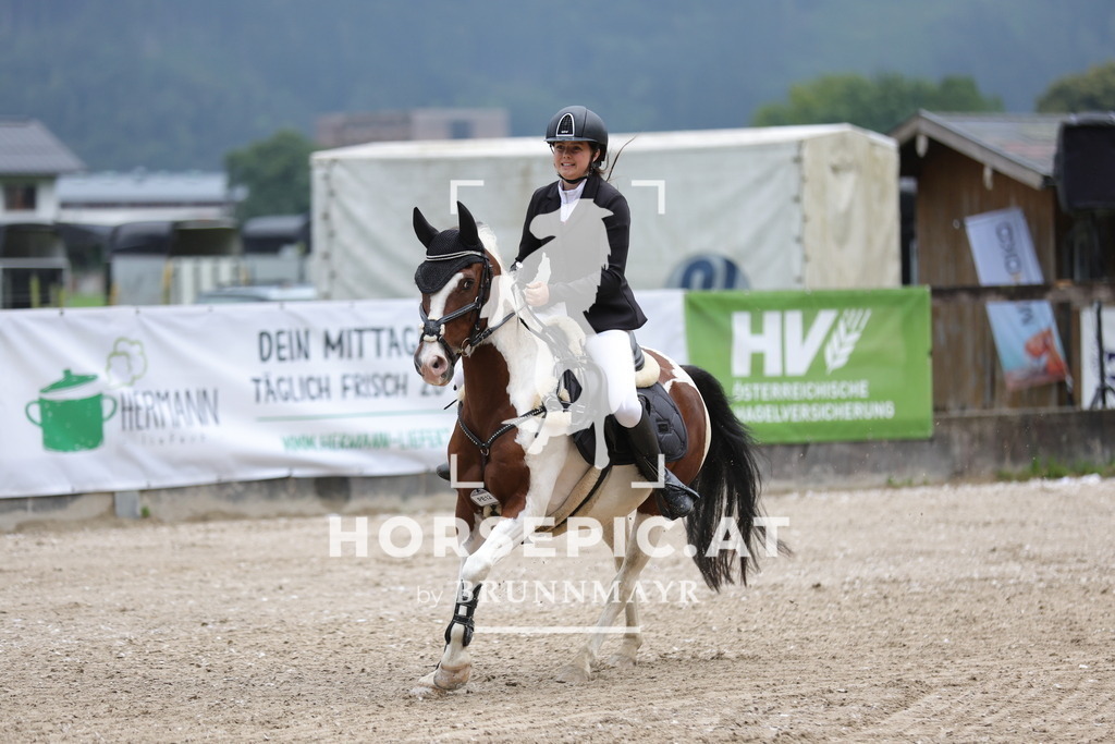 0P6A0143 | Willkommen bei Brunnmayr - Design & Fotografie – Ihrem Spezialisten für Reitturniere und Pferdeveranstaltungen in Oberösterreich, Salzburg und Bayern! Seit über 17 Jahren sind wir leidenschaftlich dabei.