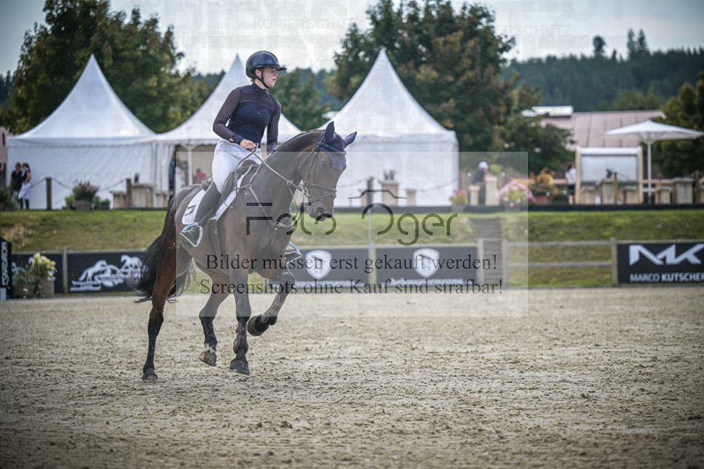 DOS_7247 | Entdecke hochwertige Reitturnierfotos von Foto Oger. Professionell, emotional und authentisch – jetzt Lieblingsmomente im Shop bestellen.Deutschlandweite Turnierfotografie. - Realisiert mit Pictrs.com