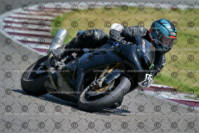 26BT02-1565 | markuskiefer.com - Realisiert mit Pictrs.com