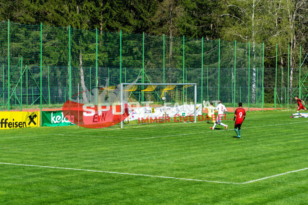 Portugal  U15 -Czech Republic U15 | Torszene, GABRIEL SILVA (Portugal #9) STEPAN BERAN (Czech Republic #2) TOBIAS KELLER (Czech Republic #1) ; Portugal  U15 -Czech Republic U15 am 29.04.2022 in Arnoldstein
(Sportplatz), AUSTRIA, (Photo by Ernst Krawagner sport-fan.at) - Realisiert mit Pictrs.com