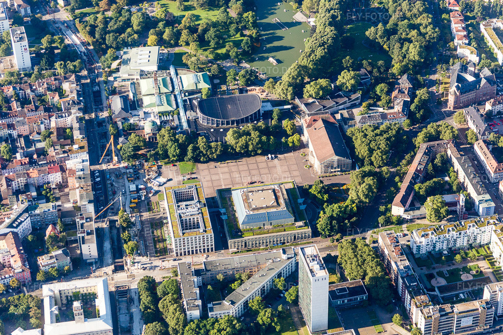 Luftbild: Kongresszentrum am Festplatz im Ortsteil Südweststadt in Karlsruhe im Bundesland Baden-Württemberg in Deutschland. Foto: IMG_092864.jpg vom 13.08.2016 durch Werner Riehm/FLY-FOTO.de